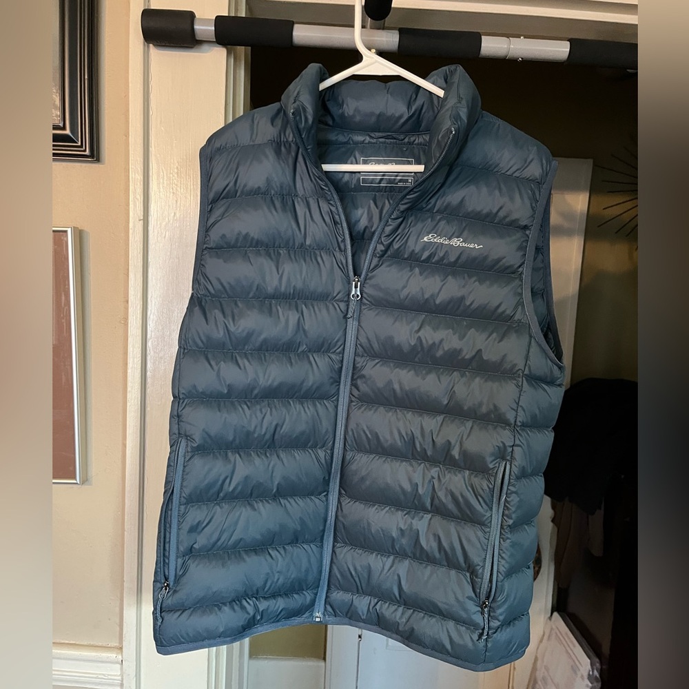 Men’s Eddie Bauer Puffy Vest in Blueish Grey